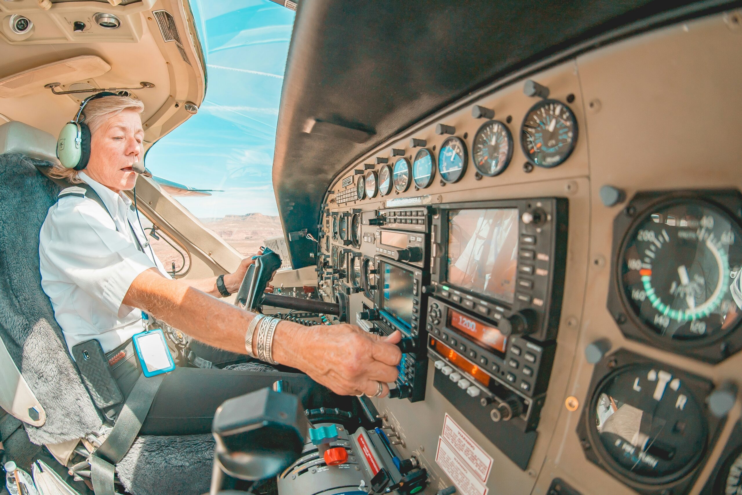Requirements for Safety Pilot: 7 Comprehensive Guide to Qualifications, Duties