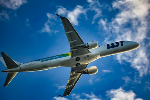 Jet 10 Tools Every Frequent Flyer Needs in 2025